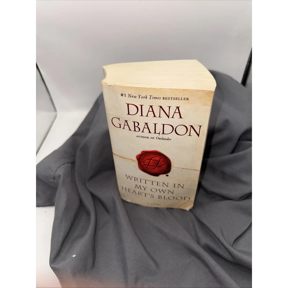 Written in My Own Hearts Blood - Paperback By Gabaldon, Diana - Good